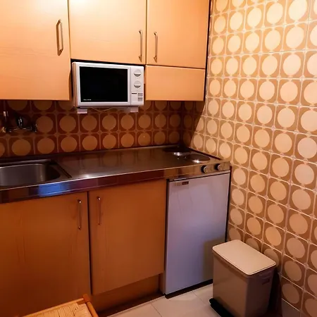 Estudio En La Zona Media De Con Garaje Incluido Apartment *